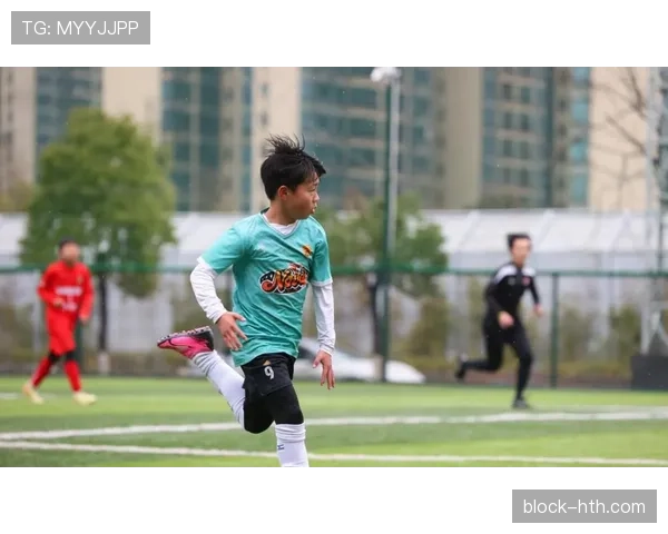 未来之星:揭晓足球新星阵容,表现稳健的球员备受关注 未来之星:揭晓足球新星阵容,表现稳健的球员备受关注